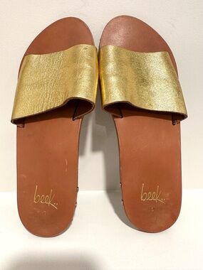 Beek Mockingbird Metallic Gold Slide Sandals Size 8